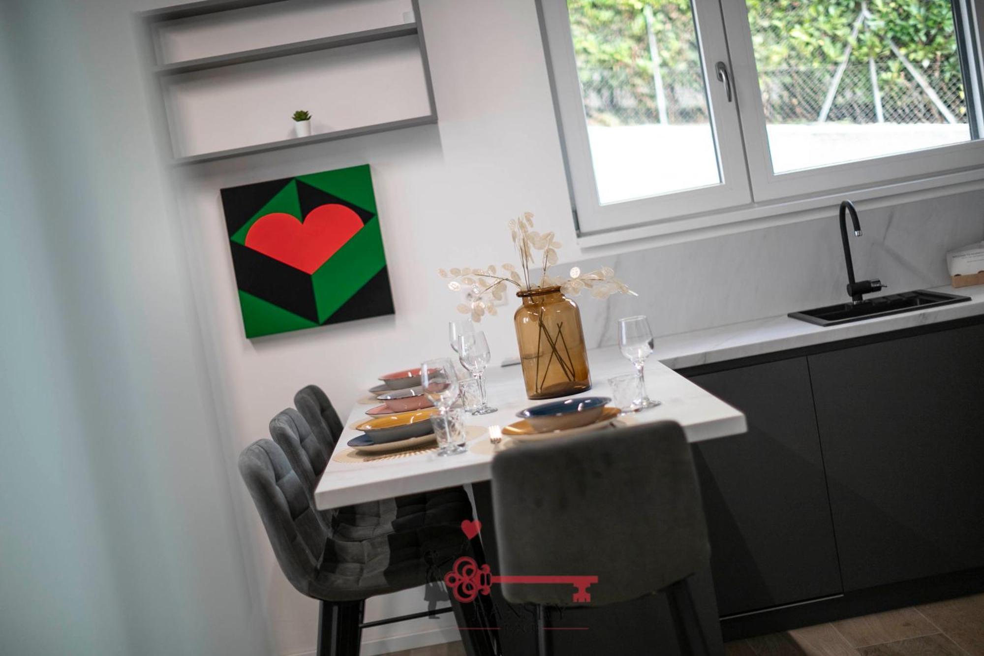 Home Sofia Room 2 - Modern Station -By Easylife Swiss Lugano Kültér fotó